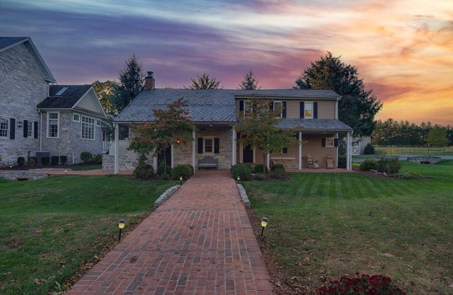 Cottage at High Cross Farms | Front Porch