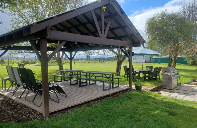 Cottage by the Woods - Quiet getaway - In Oregon wine country.