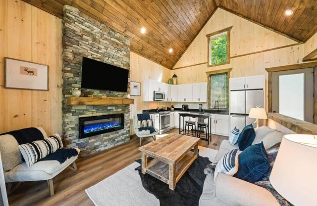 Cottage Cove Oasis - Lakefront with Hot Tub