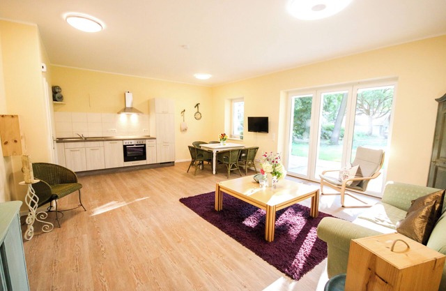 Cottage. Ferienwohnung. Rietet Seenähe, Erholung, Ruhe und Tierfreundlichkeit