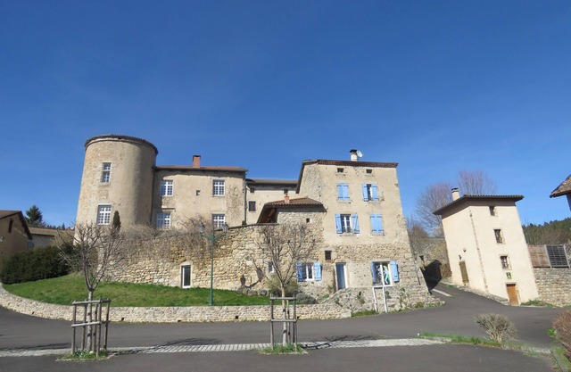 COTTAGE 6 pers. in a Castle, Auvergne Rhône Alpes, Nature, Mountain Biking, Hiking