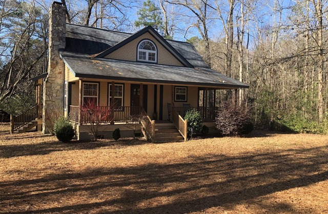 Cottage/House 40 Minute EZ Drive To Master Golf Tournament
