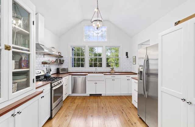 Cottage in East Hampton - just outside of the village