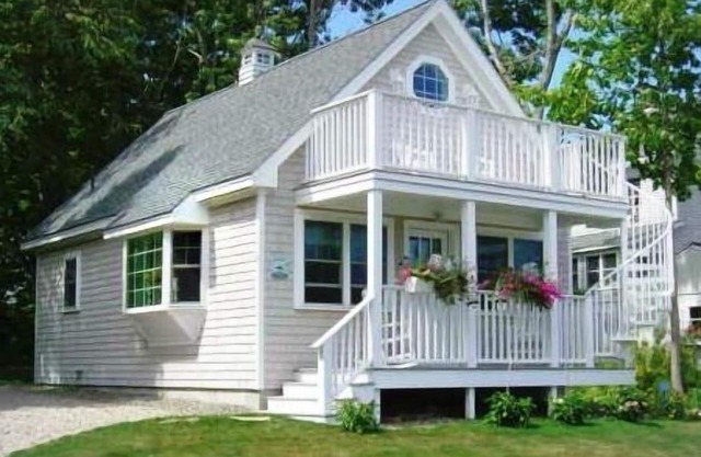 Cottage near Acadia National Park, Easy Walk to Harbor and Town
