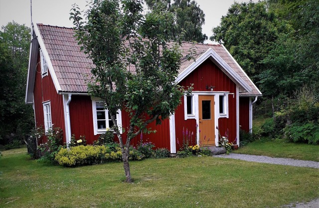Cottage on farm 3 miles northeast of Karlskrona