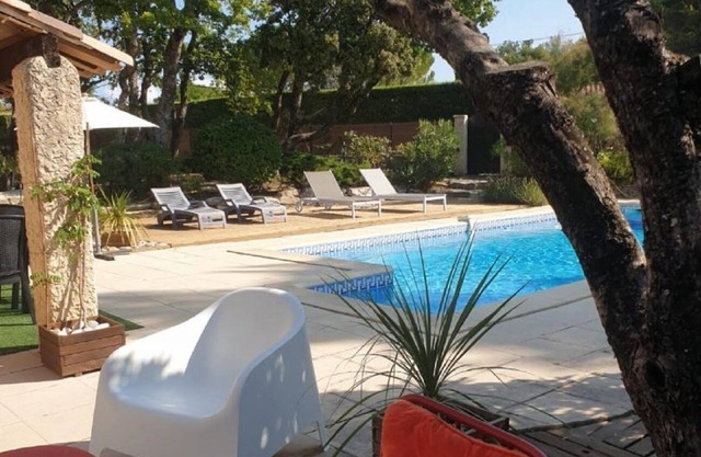 COTTAGE UNDER THE OAKS-ENJOY THE PROVENCAL FLAVORS