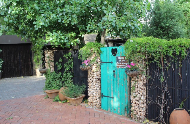 Cottonwood Guesthouse