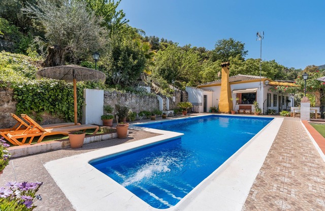 Country House 'Casa Rural Puente Piedra' with Mountain View, Wi-Fi and Air Conditioning