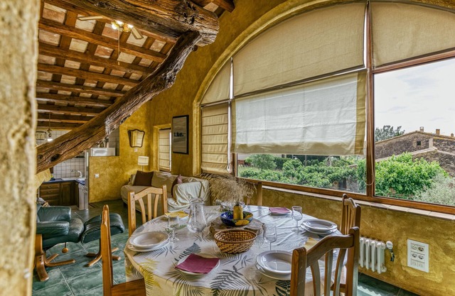 Country House 'El Mirador Rural De Can Gat Vell' with Mountain View, Wi-Fi and Air Conditioning