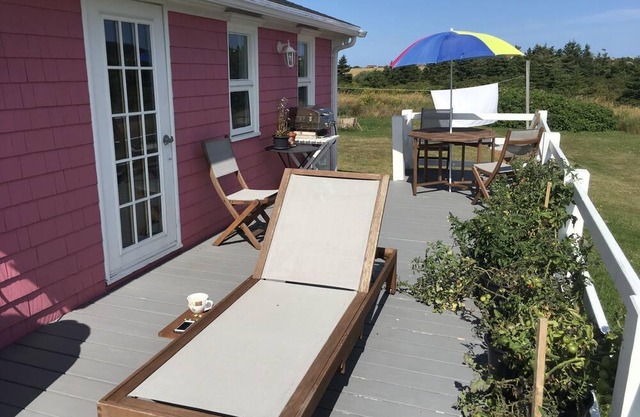 Country house on large estate near beach & restaurants