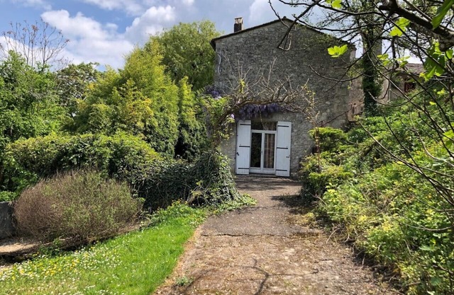Country house with swimming pool and panoramic view