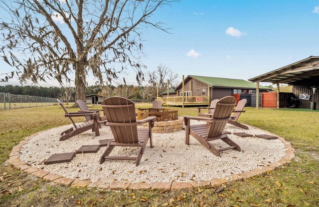 Country Life!nSpacious 4-bedroom, 3 bathroom house in peaceful Ludowici!