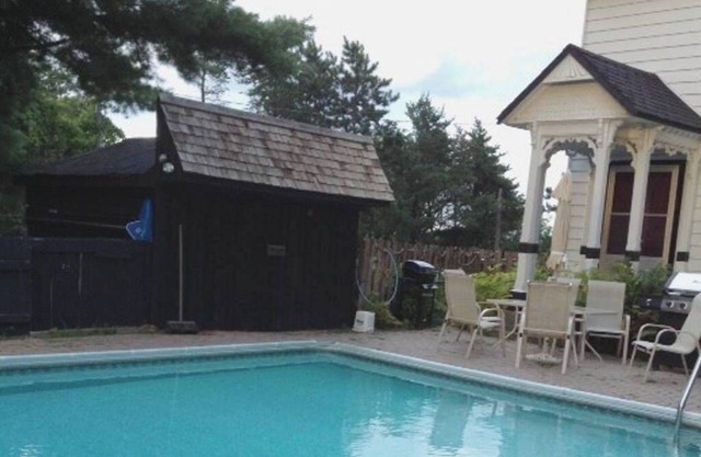 Country living at its bestnFishing/golfing/walking trails/bird watching/relaxing
