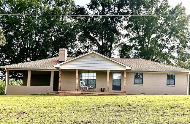 Country Oasis centrally located