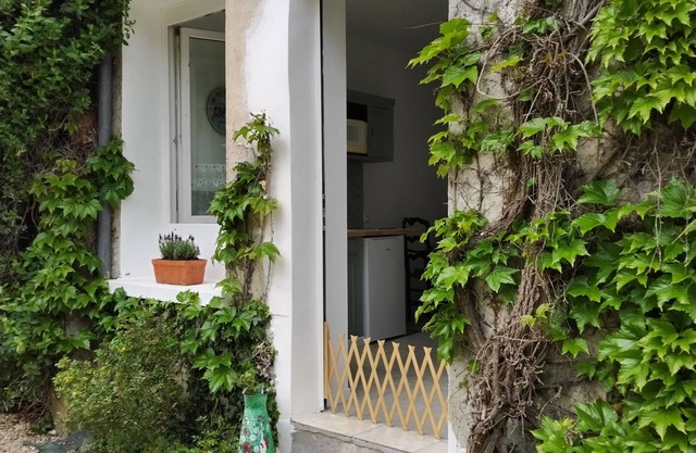 COUNTRY STUDIO - NEAR DISNEYLAND - VAL D'EUROPE - PARIS