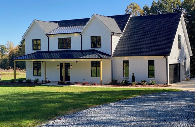 Countryside Elegant Modern Farmhouse