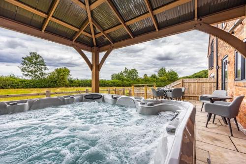 Countryside Hot Tub Games Area