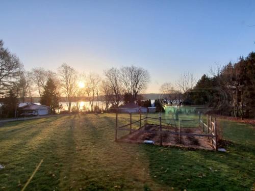 County Greenside Lakeview Resort