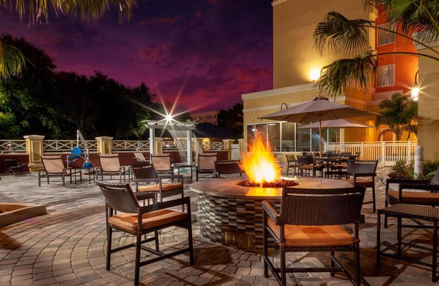 Courtyard by Marriott DeLand Historic Downtown