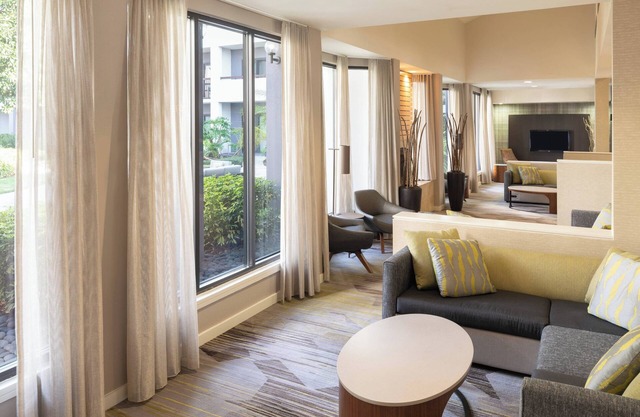 Courtyard by Marriott Orlando Airport