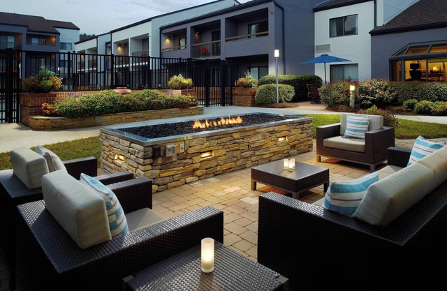 Courtyard by Marriott Raleigh Midtown