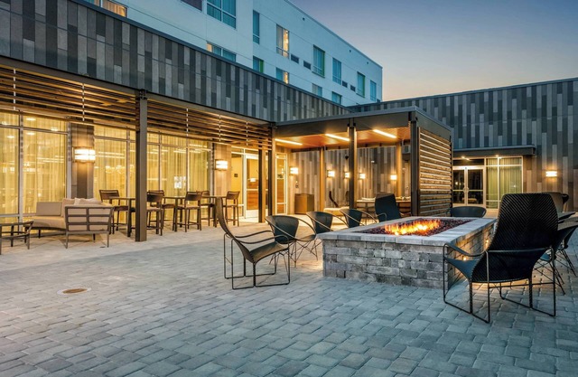 Courtyard by Marriott Savannah Airport