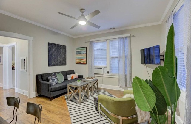 Cox A+B · Twin Bungalows - Near Cooper Young