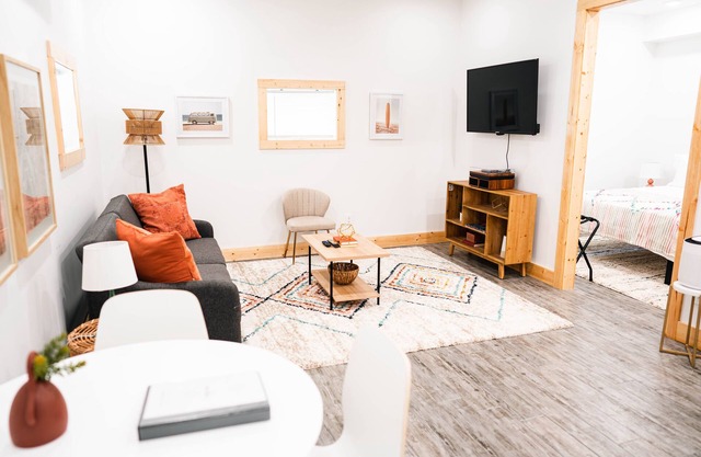 Cozy 1 BD rental home in Historic Tree Streets