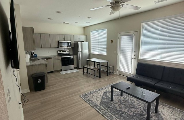 Cozy 1-bedroom apartment in enchanting Cedar Park with WiFi, fitness room