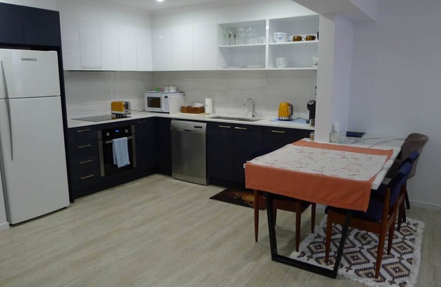 Cozy 1-bedroom apartment with reverse-cycle AC and WiFi in Fig Tree Pocket