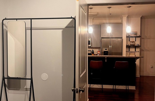Cozy 1-bedroom condo with AC, fitness room, WiFi in charming Jersey City by NYC