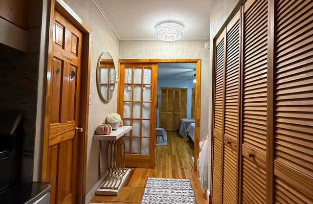 Cozy 1-bedroom lower level apartment with WiFi, AC in charming The Bronx