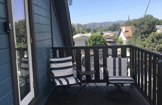 Cozy 1-bedroom/private bathroom/private entrance in Altadena/Share Home.