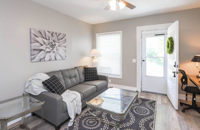 Cozy 2 Bedroom duplex in Downtown Dayton