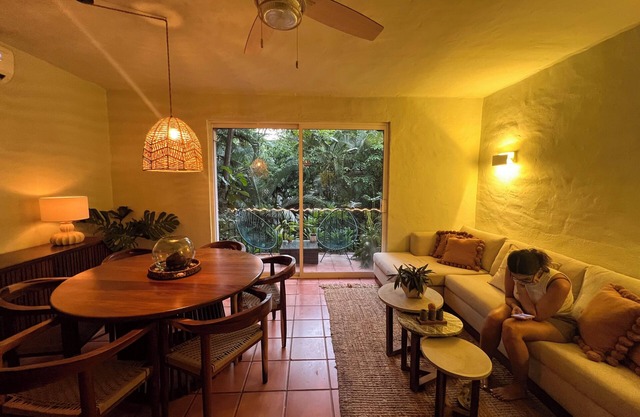 Cozy 2-bedroom apartment in delightful Puerto Vallarta with WiFi, AC