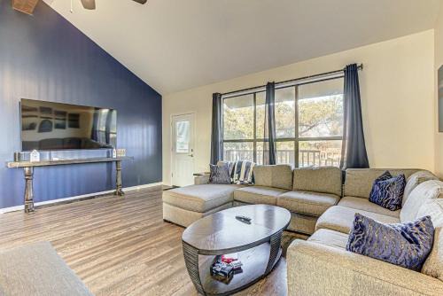 Cozy 3 bdr family Condo in Horseshoe Bay Near Marina