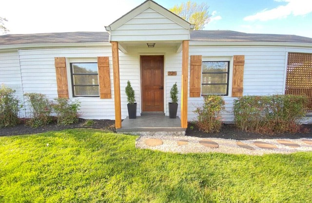 Cozy 3 Bedroom Home- Book Now!