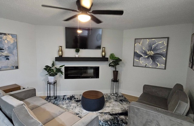 Cozy 3-bedroom house very close to major freeways going to Dallas or Fort Worth.