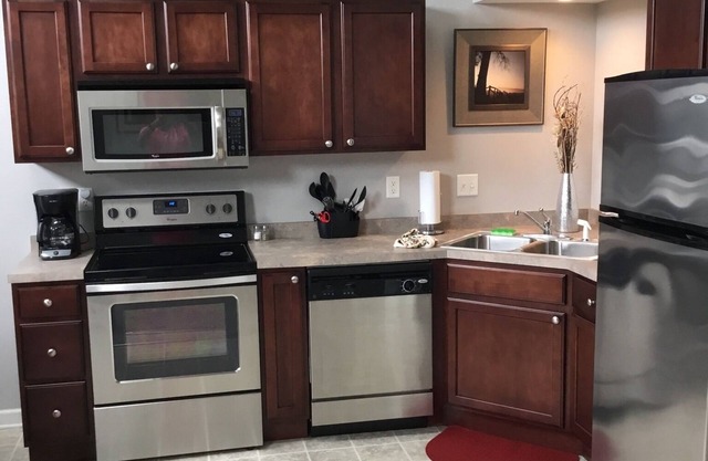 Cozy 3-bedroom townhome in beautiful Pana with WiFi, fitness room