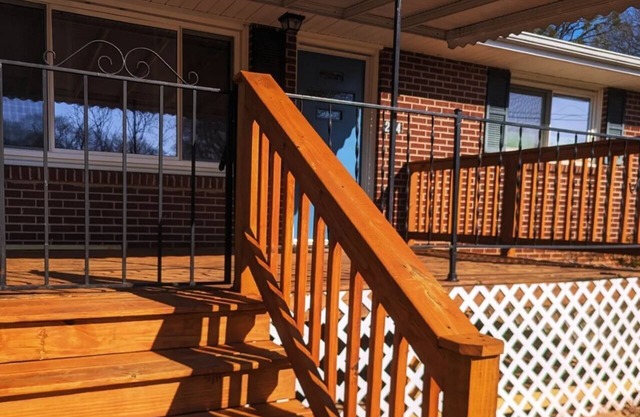 "Cozy 3br 2bth House with Fireplace, Ideal location Near Freeway 85 and 26"