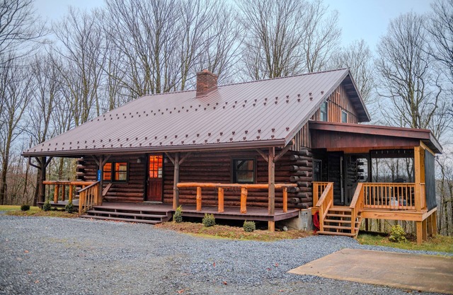 Cozy 4-bedroom cabin in Coudersport with View, Games, Fire Pit & Screen Porch