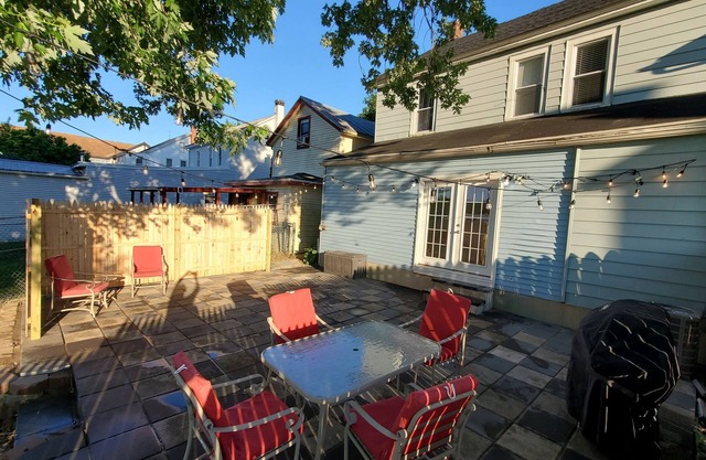 Cozy 4-bedroom house in Myerstown with AC, WiFi