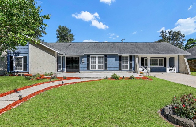 Cozy and Comfortable 3-Bedroom House - Perfect for Your Next Vacation!
