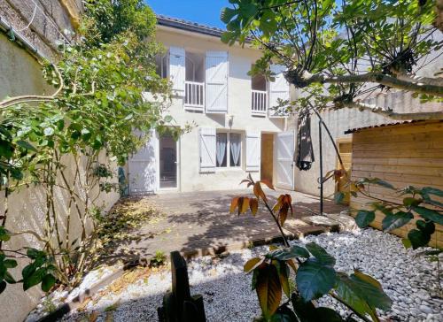 Cozy and Quiet House Close to City Center