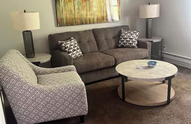 Cozy apartment in tranquil Muncie with AC, WiFi