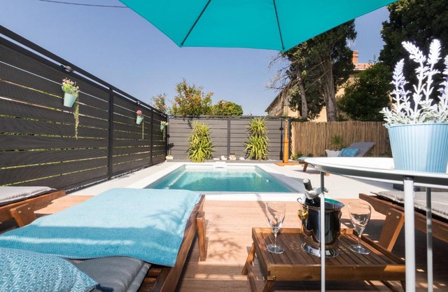Cozy apartment RoMa with private swimming pool and garden