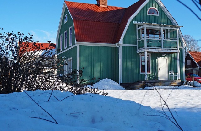 Cozy apartment with sliding doors and high ceilings in central Järvsö