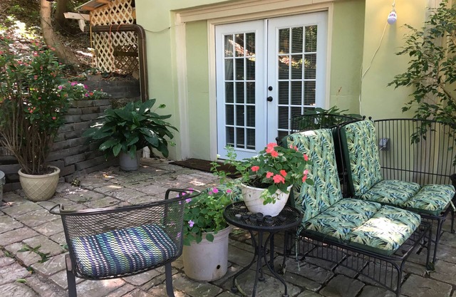 Cozy Apartment Studio for Your Stay in Chattanooga at "Mountain View"