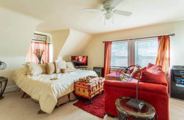 Cozy Apt Walkable to Shop, Eat & NYC Transport