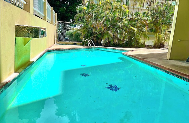 Cozy Beach Gem: Beach Access, WiFi & Free Parking